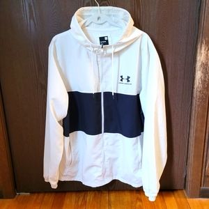 Under Armour light jacket size XL white and black rain repellent, wind resistant